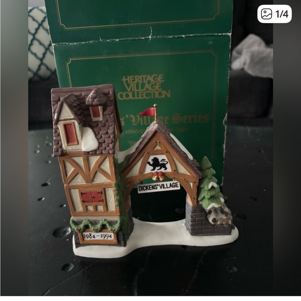 Department 56 Dickens Village Series Green Box